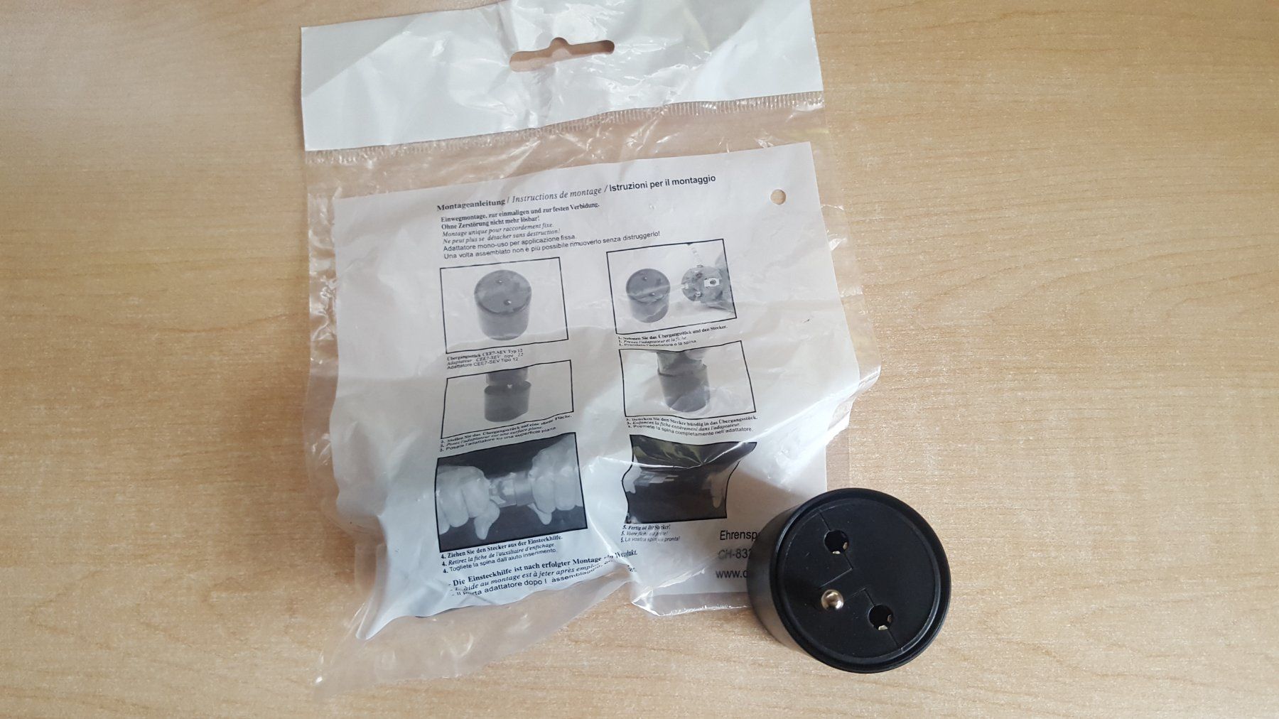 Lecteurs & Adaptateurs: Steckeradapter – Neuf avec emballage d'origine à Müllheim Dorf par Linus18