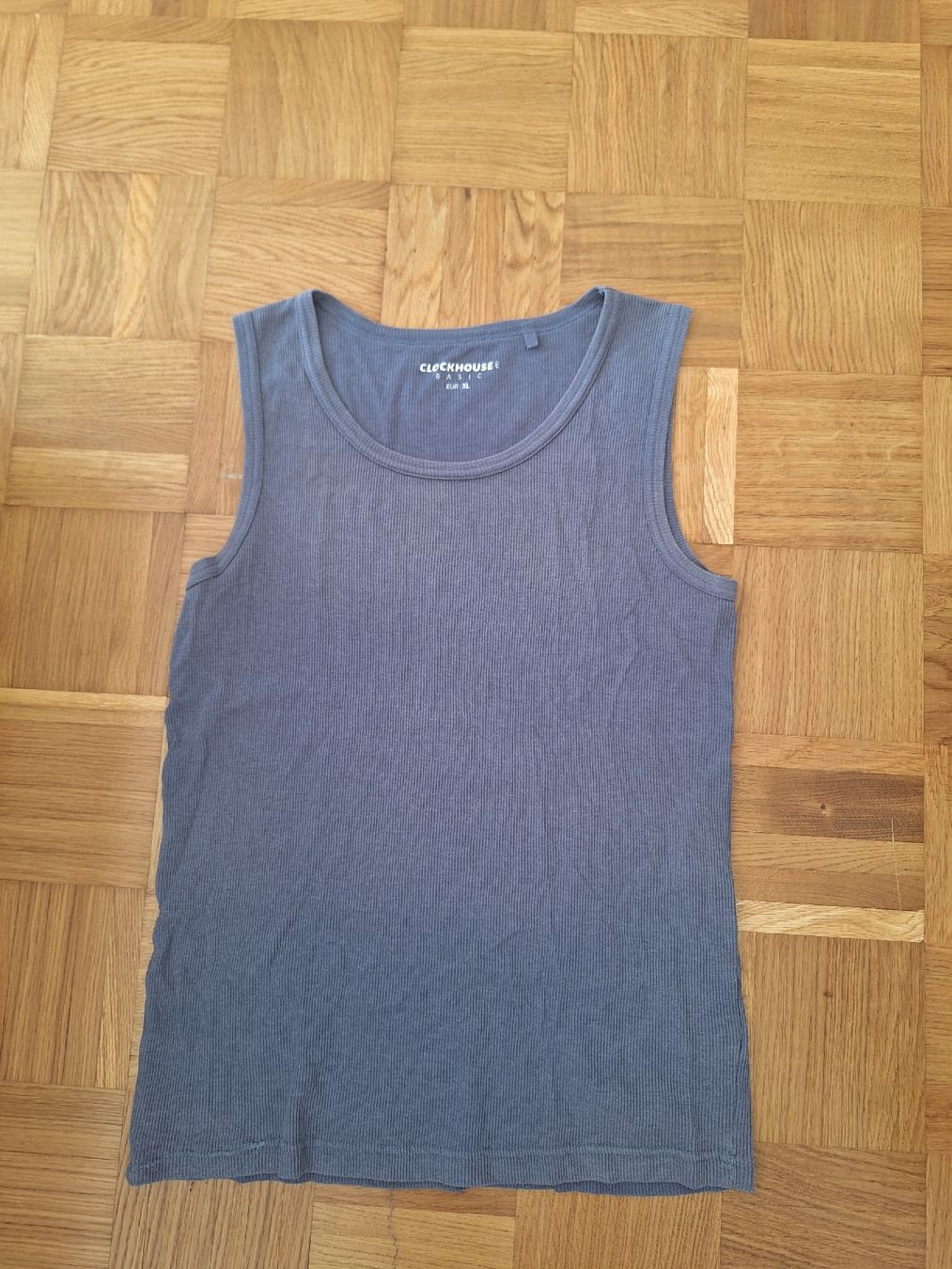 C&A T-Shirts: débardeur bleu C&A taille xl – Gebraucht aus Neuchâtel von bovgae