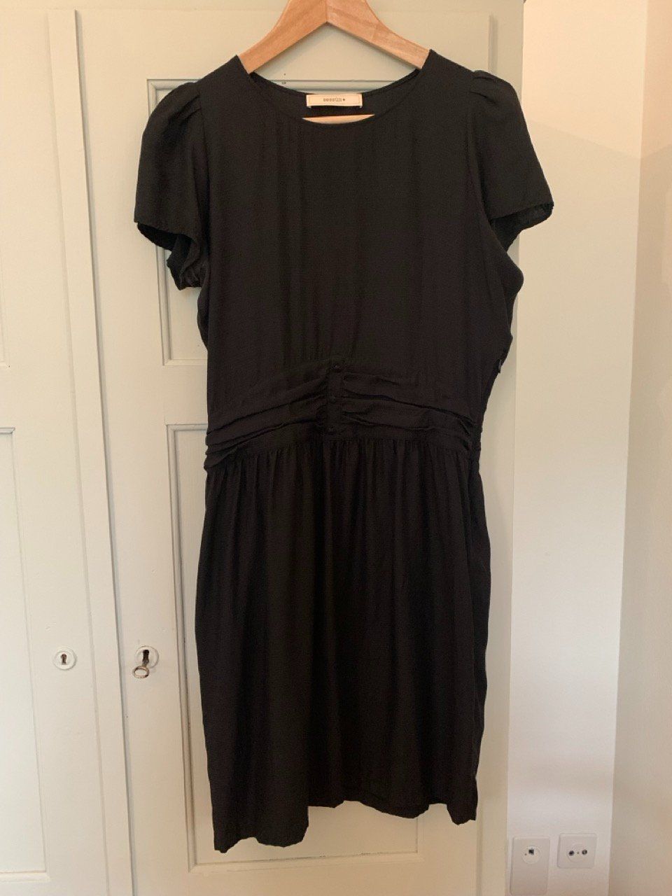 Sessun Vestiti: Seidenkleid von Sessun – Usato da basel venduto da G.Burghartz