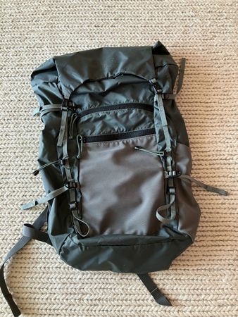 MYSTERY RANCH   IN AND OUT  22 Rucksack