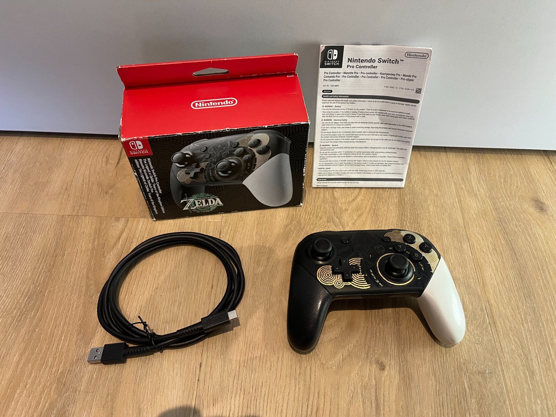 Nintendo Controller: Nintendo Switch Pro Controller - Zelda Edition OVP – Gebraucht aus St. Gallen von ger_8vsx