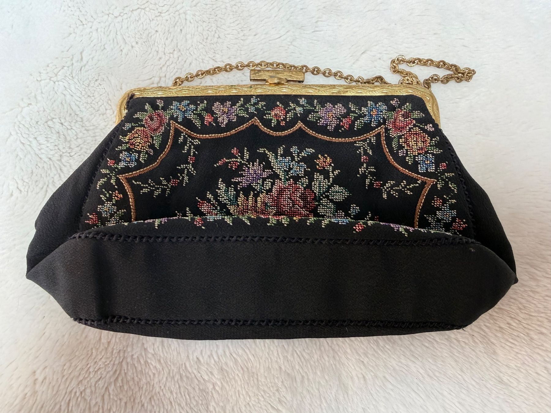 Borse da donna: Antike Handtasche mit Kette – Usato da Würenlos venduto da JRP_71 5