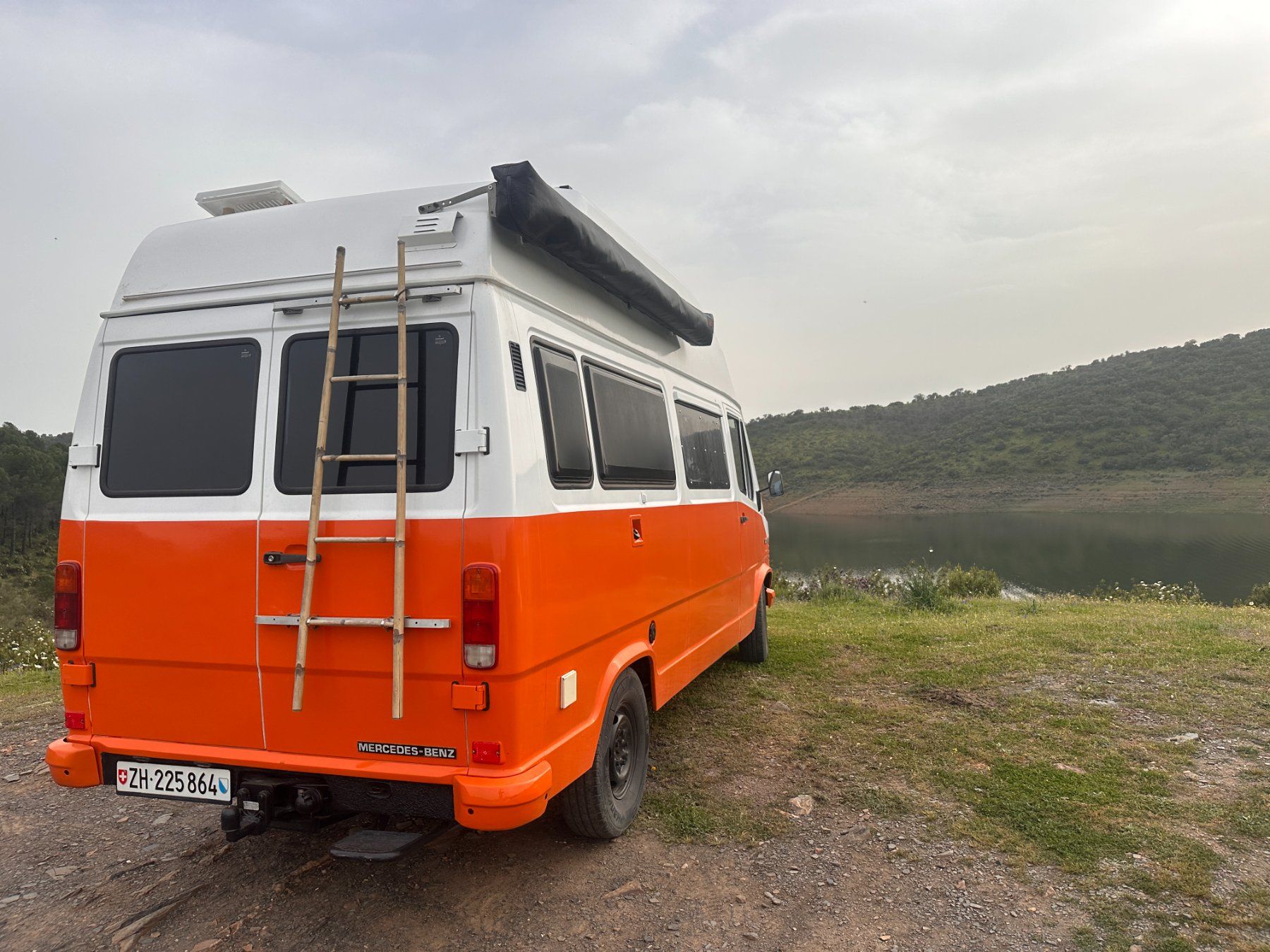 Mercedes-Benz Camping Fahrzeuge: 1978 Mercedes 207D, Wohnwagen, Digital Nomad Edition – Gebraucht aus Zürich von Banana82 5