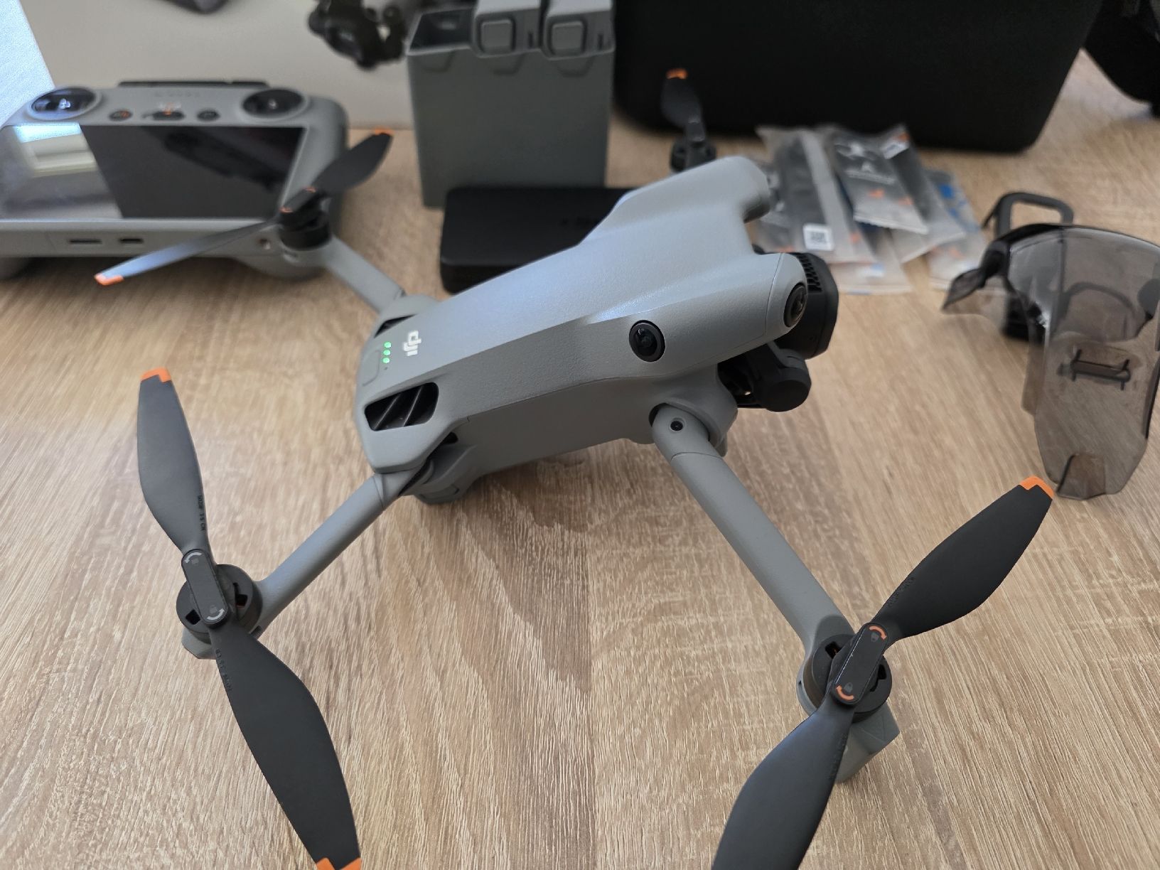 DJI RC Modellbau: DJI Mini 5 Pro - Fly More Combo – Neu (gemäss Beschreibung) aus Birmensdorf ZH von Remubi 4