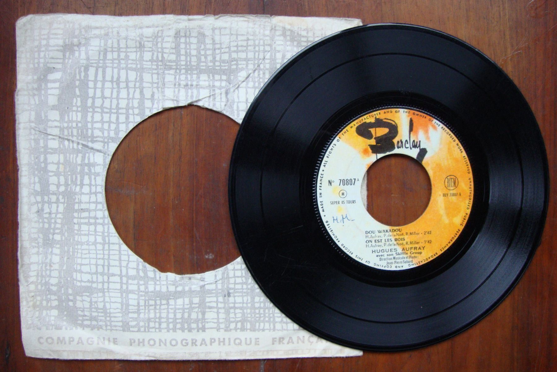 Dischi in vinile: AUFRAY HUGUES - DOU WAKADOU - ON EST LES – Usato da Bern venduto da Uli_10_11