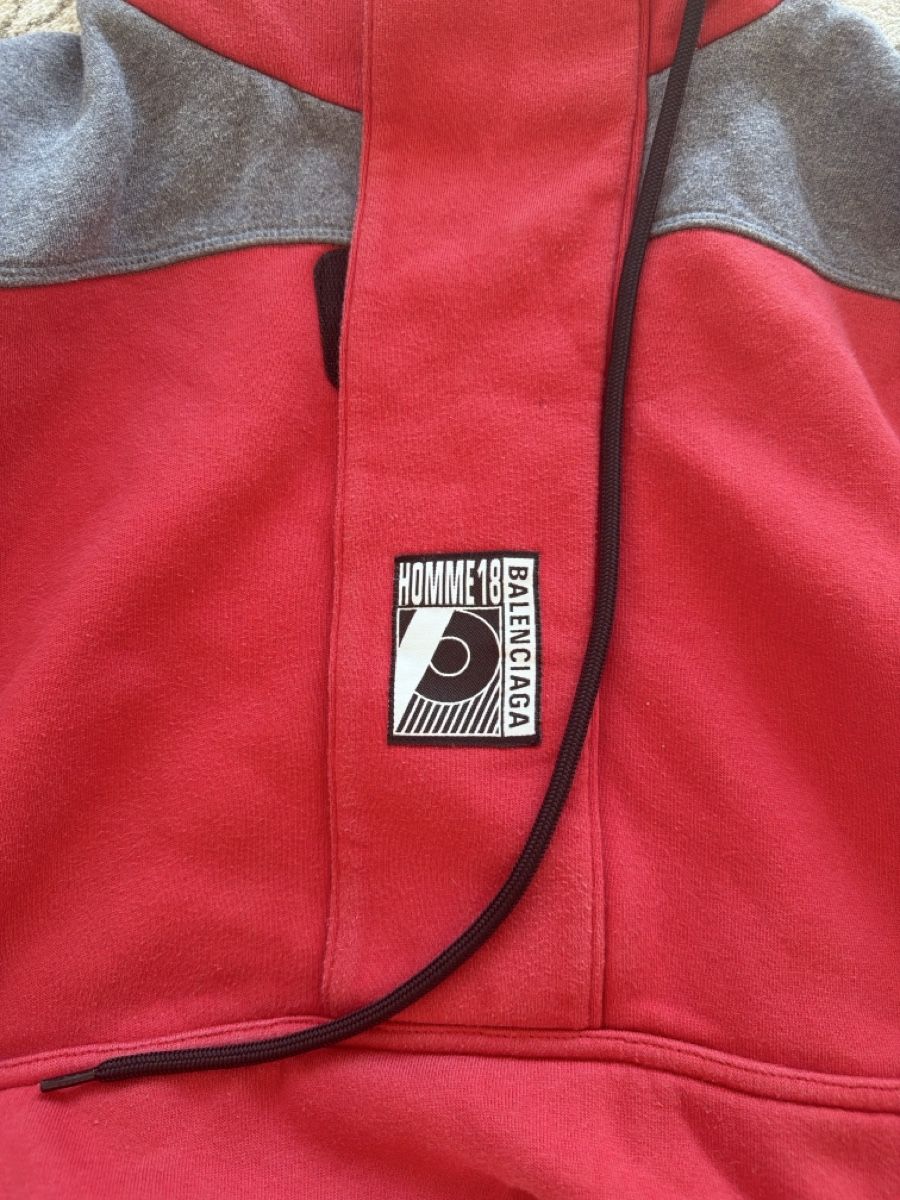 Balenciaga Maglioni & Felpe: Balenciaga Pullover rot grau blau  – Usato da Rothenthurm venduto da LaThie 1