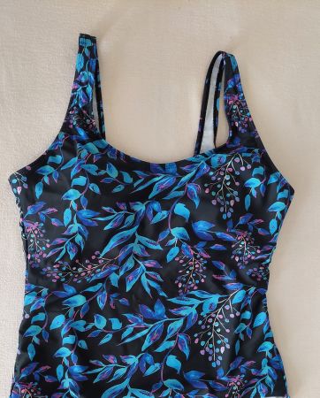 Neues hübsches Badekleid - einteilig - Grösse XL / 44