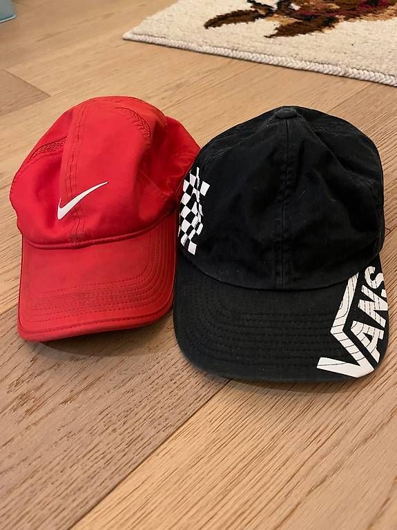 Copricapi, berretti & cappellini: Lots de casquette – Usato da Champagne venduto da Marie2108