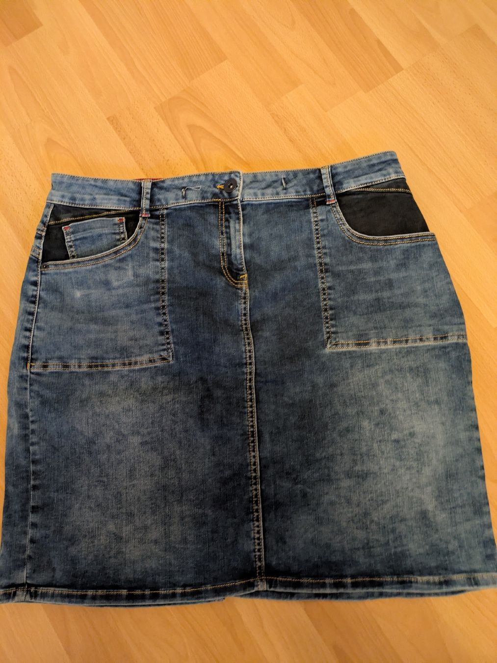 Cecil Gonne: Jeansrock Cecil (34) ca..Grösse 44 – Usato da Burgdorf venduto da Mikewalther