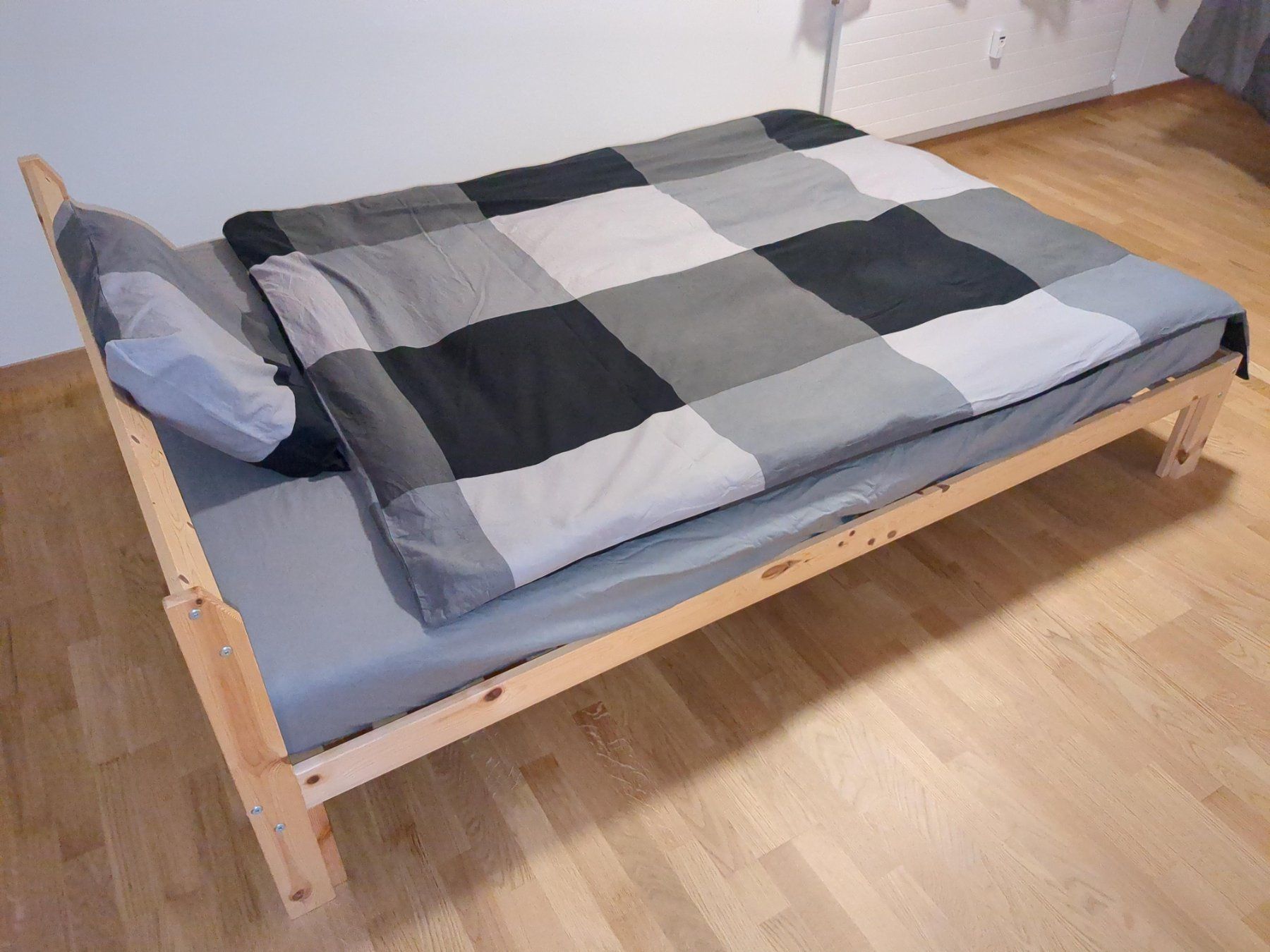 Ikea Betten: 140x200 IKEA complete bed (frame, base, mattress, 4 sheets) – Gebraucht aus Unterwasser von mat_2sjm 1