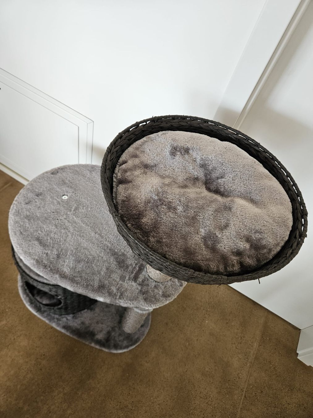 Arbres à chats: Katzenkratzbaum grau 105 cm – D'occasion à Langenthal par nila15 3