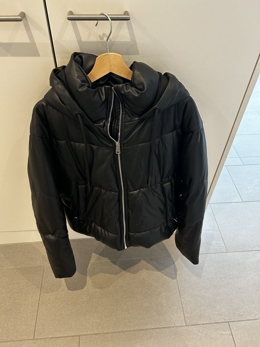 Zara Giacche: Zara winterjacke schwarz M – Usato da Zürich venduto da cos_b629