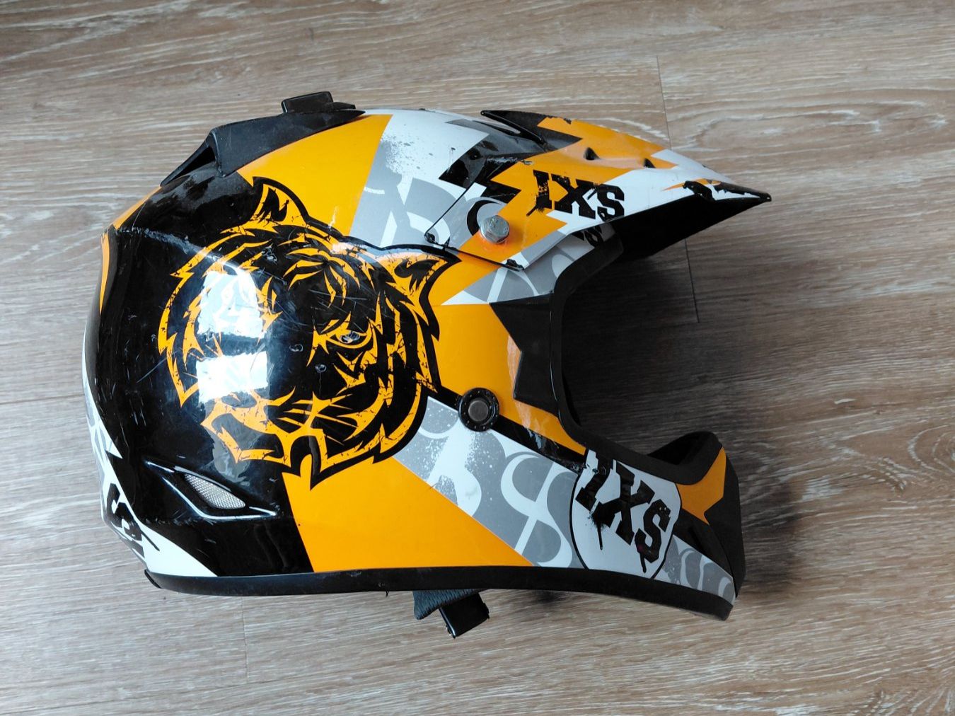 IXS Caschi & visiere: iXS Motocross Helm Tiger Design Grösse M gebraucht – Usato da Buchs LU venduto da bs_hl7w 2