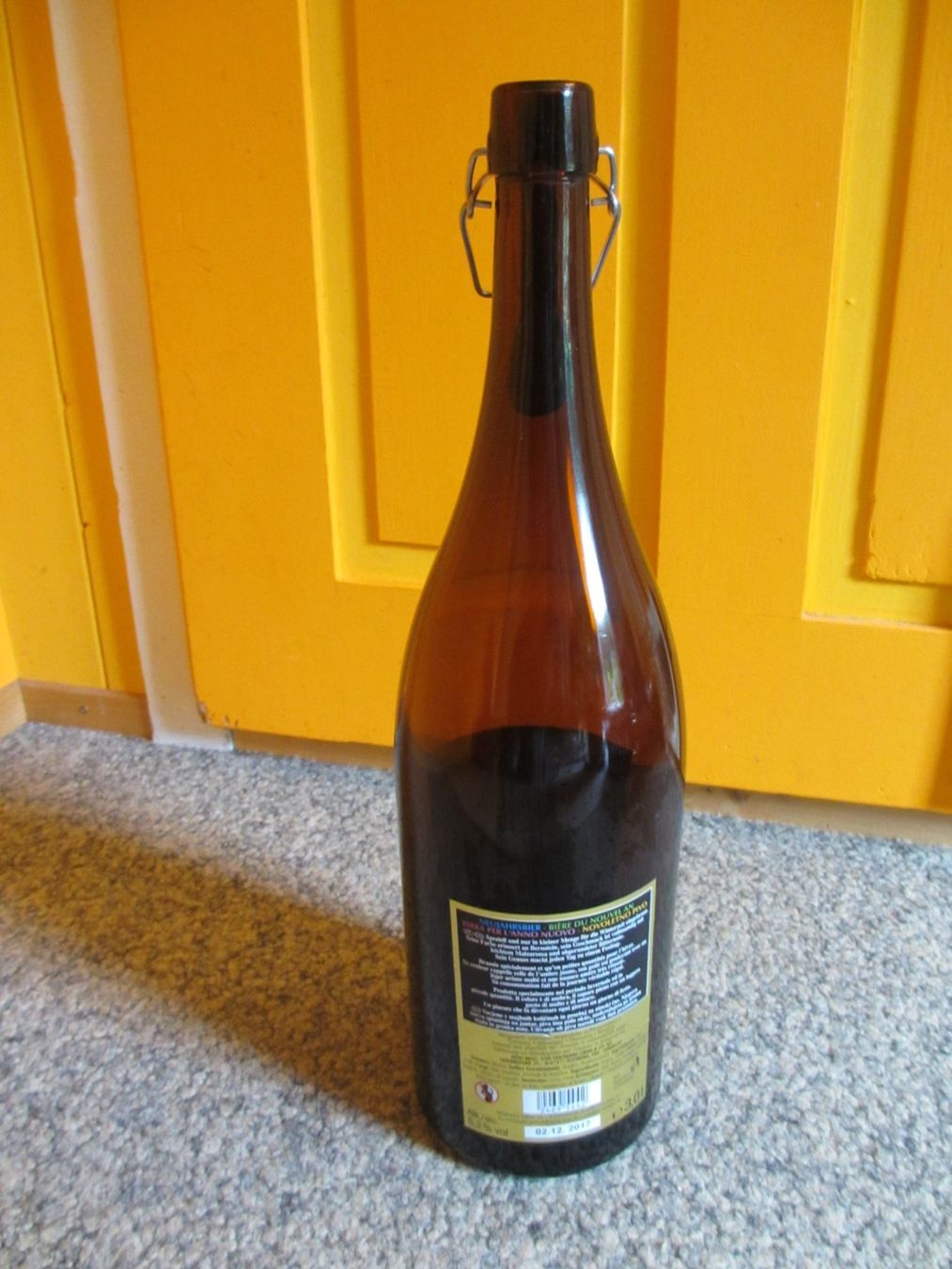Gläser, Krüge & Flaschen: Bierflasche leer mit Bügel -  3 Liter – Gebraucht aus Herisau von fan_h9qj 1