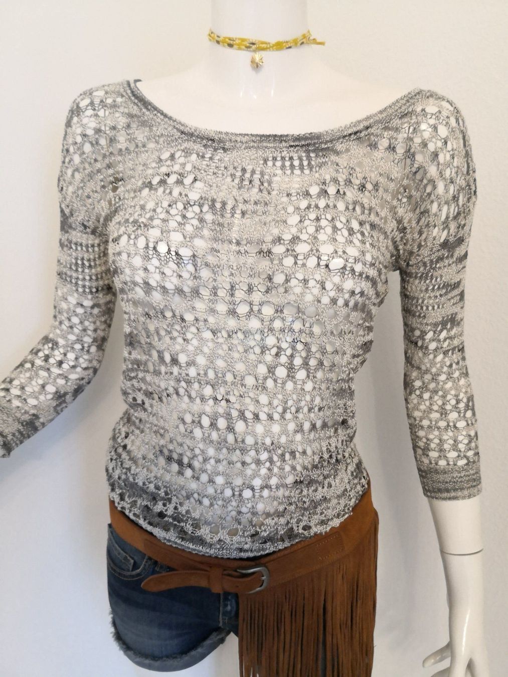 Pulls & Sweat-shirts: 🤩MANGO STRICK-HÄKEL-PULLOVER GRAU-WEISS NEU & D&G P. – Neuf (Voir description) à Olten par Naja-Twins-Twins 2