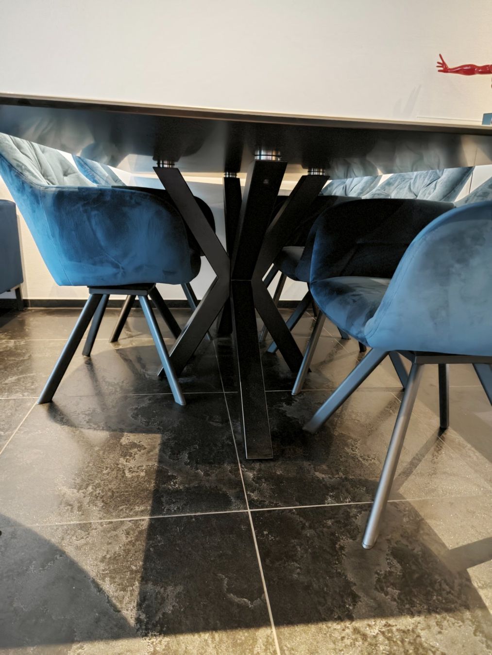 Set di tavolo e panche: Esstisch und Stühle – Usato da Vaduz venduto da TheHero2024 1
