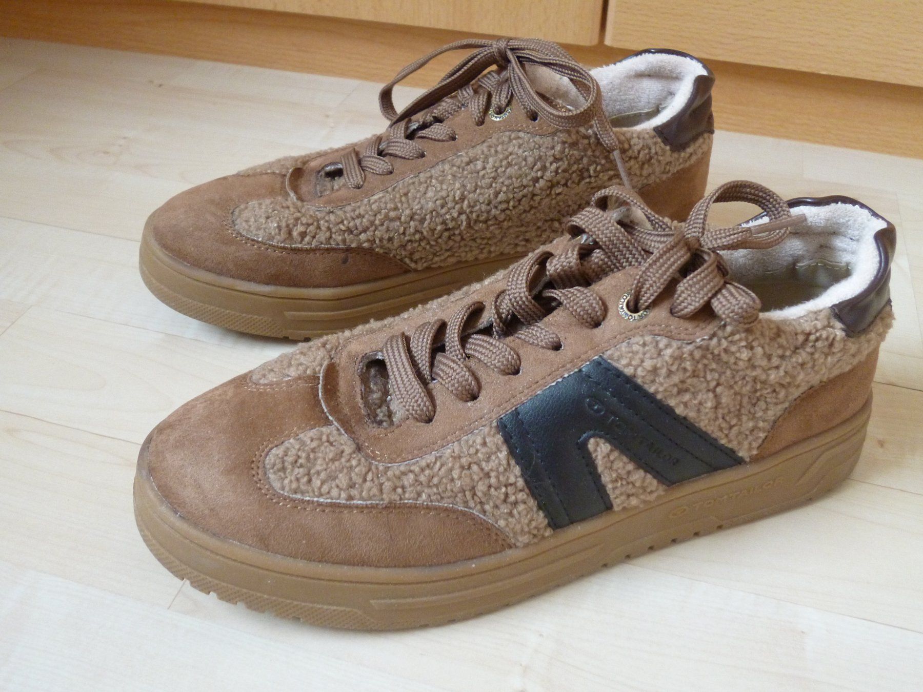 Tom Tailor Scarpe da donna: TOM TAILOR Low-Top-Sneaker Gr. 40  Sneaker low - black brown – Usato da Dättlikon venduto da Mamakuga 4