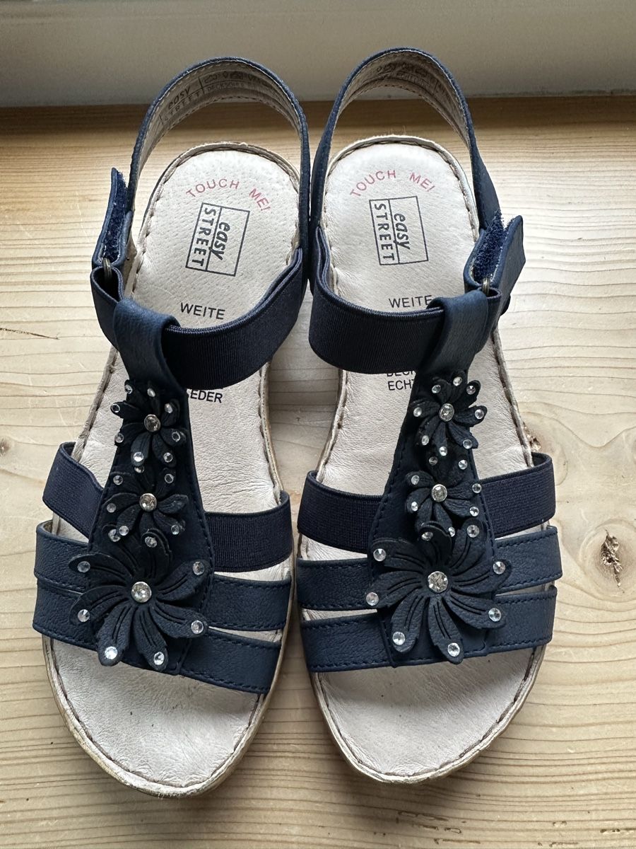 Scarpe da donna: Dunkelblaue Sandaletten – Usato da Ottikon venduto da lo99