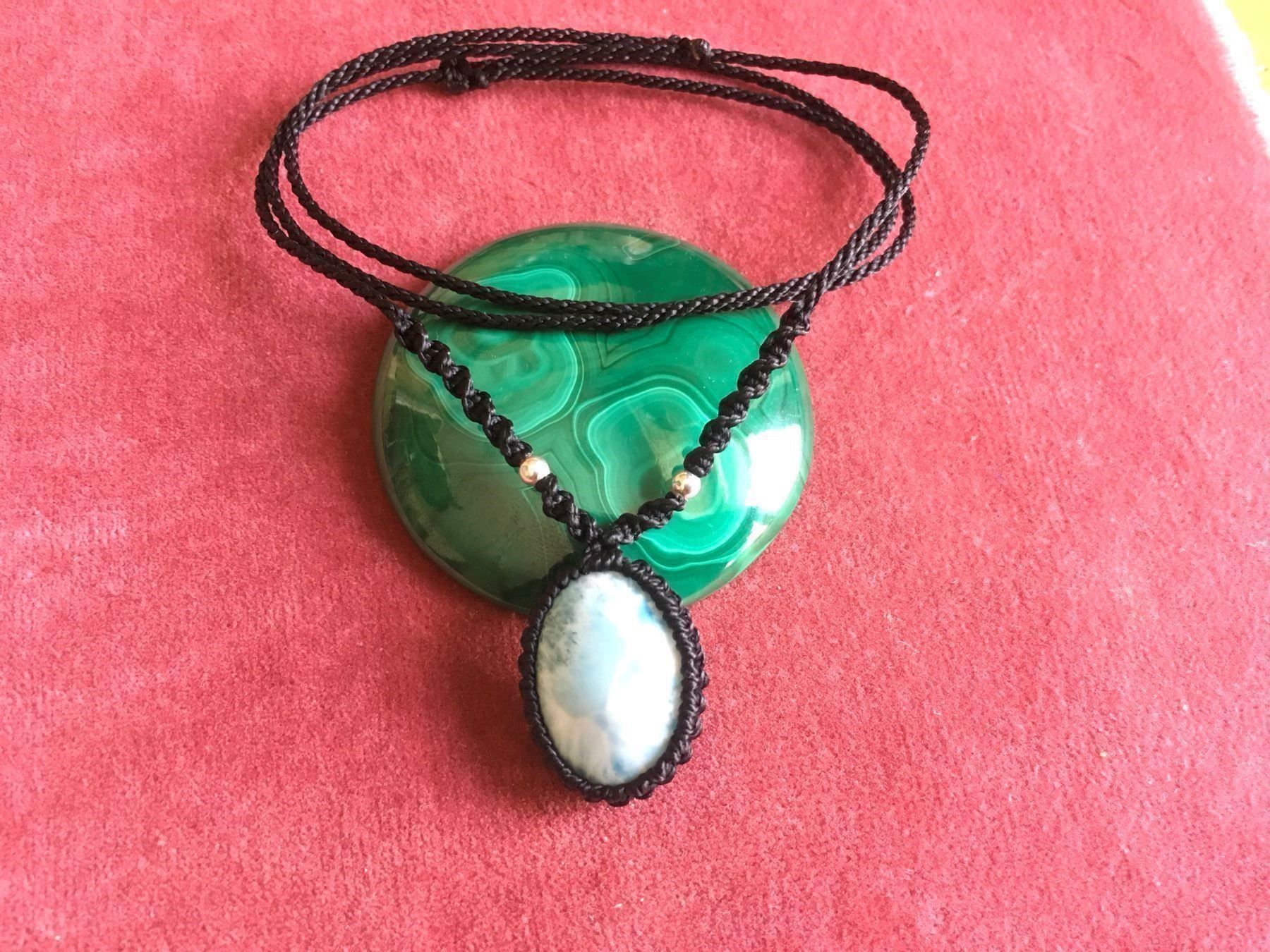 Catenine: Kette aus Makramee und Larimar / Sale – Nuovo e nell'imballaggio originale da Zürich venduto da MEVAS-Schmuck