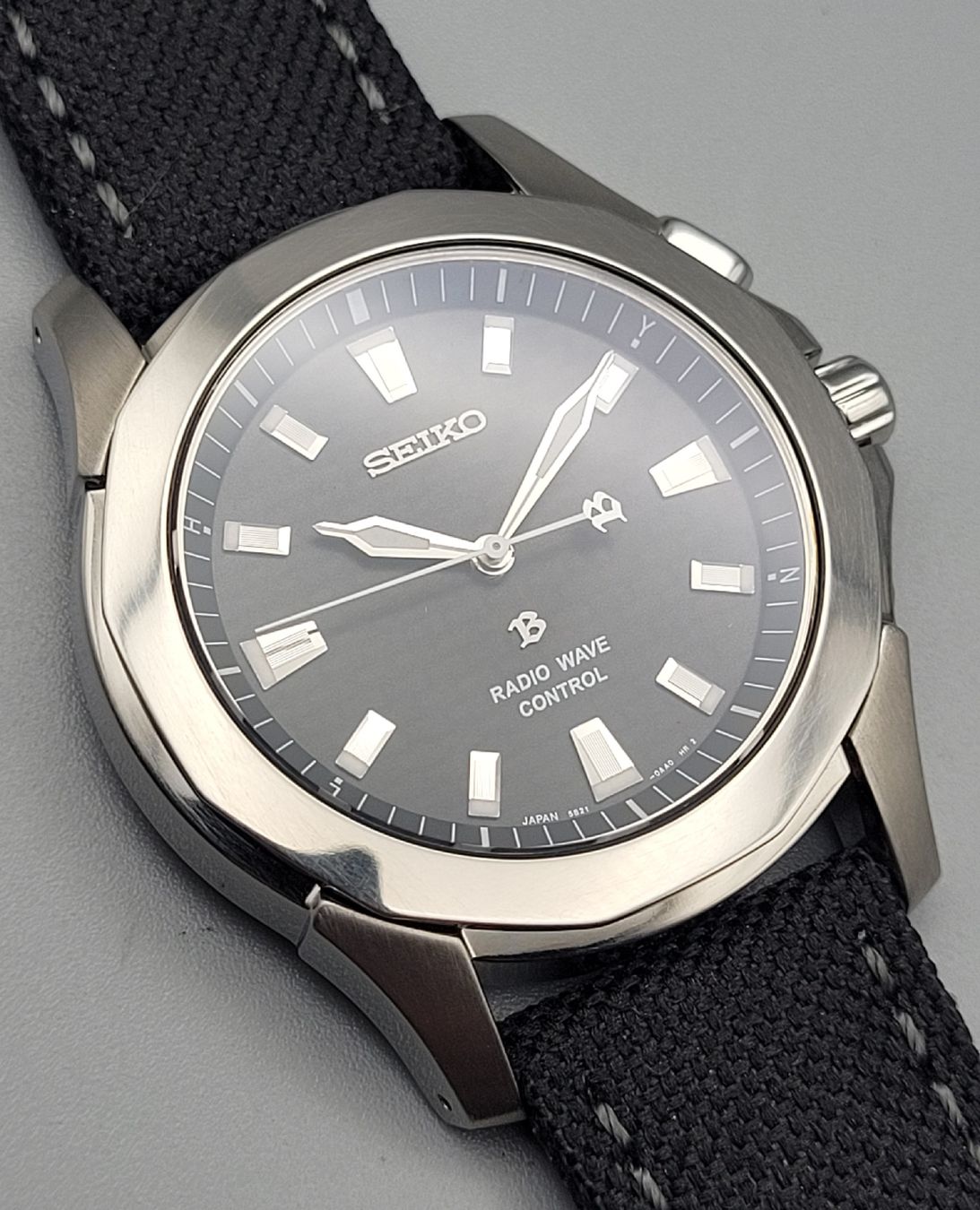 Seiko Uhren: SEIKO BRIGHTZ QUARTZ TITANIUM 40mm 5B21-0AA0  – Gebraucht aus Bern von  4