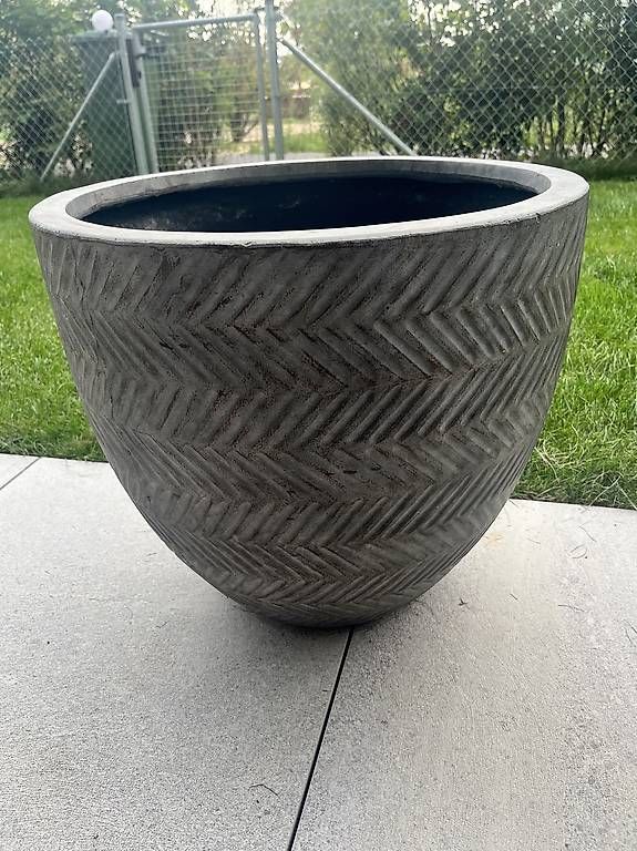 Pots de fleurs: Blumentopf – D'occasion à Kaiseraugst par gonzi61