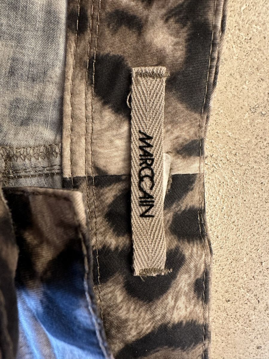 Marc Cain Pantaloni: Marc Cain Capri Hose Leo Print Gr. N3 – Usato da Buchs SG venduto da Sunie 3