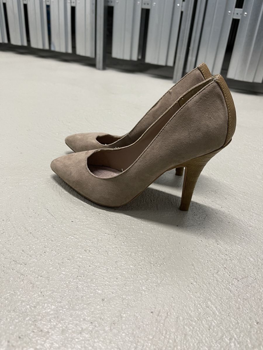 Scarpe da donna: Elegante AP Pumps, Wildlederoptik, Gr. 36 – Usato da Wohlen AG venduto da abaci 1