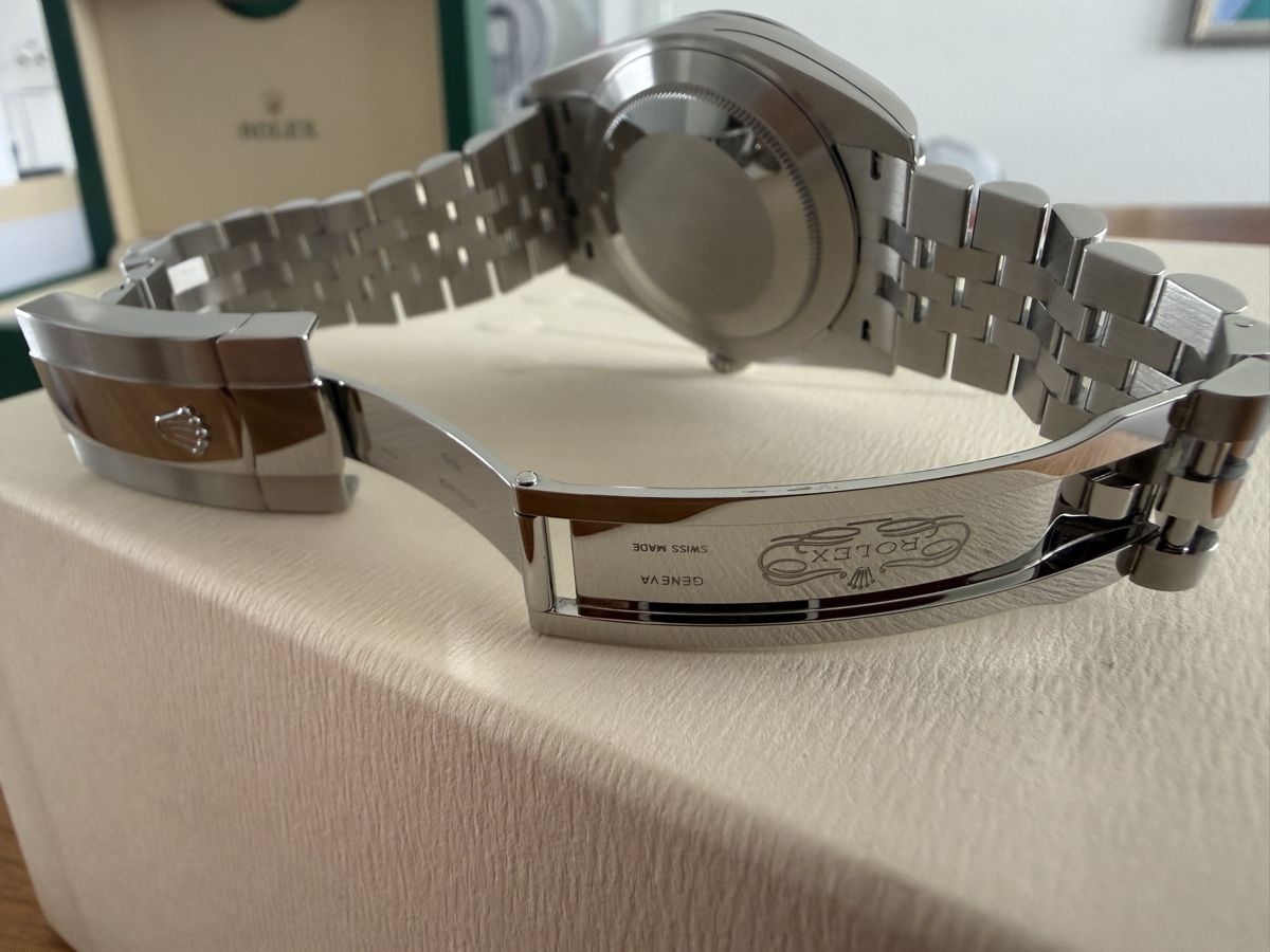 Rolex Orologi: Rolex Datejust 41 Ref. 126334 Azzurro/römische Indizes – Usato da Lyss venduto da Misterzi 9