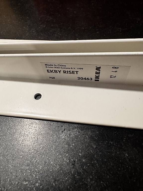Fixations: Ikea Ekby Riset – D'occasion à Zürich par geminyone80 2