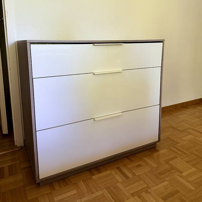 Cassettiere: Commode Nyvoll IKEA 90x80x50 cm  – Usato da Coppet venduto da LeslieAnnArm
