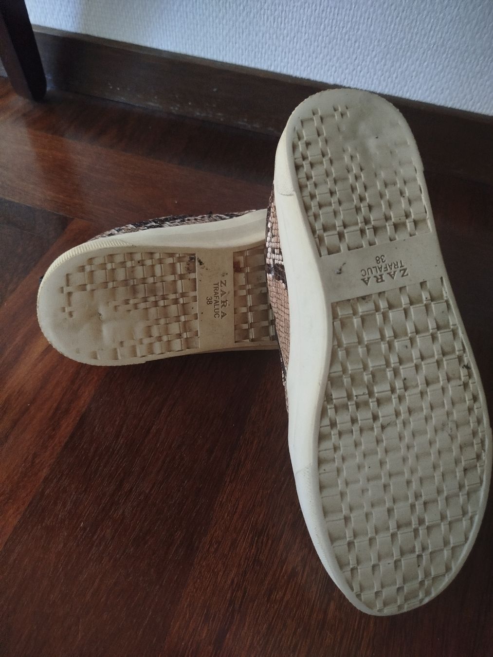 Zara Scarpe da donna: Slides/Mules/Mokassins mit Schlangenmuster – Usato da St. Gallen venduto da jbu_ns6v 6