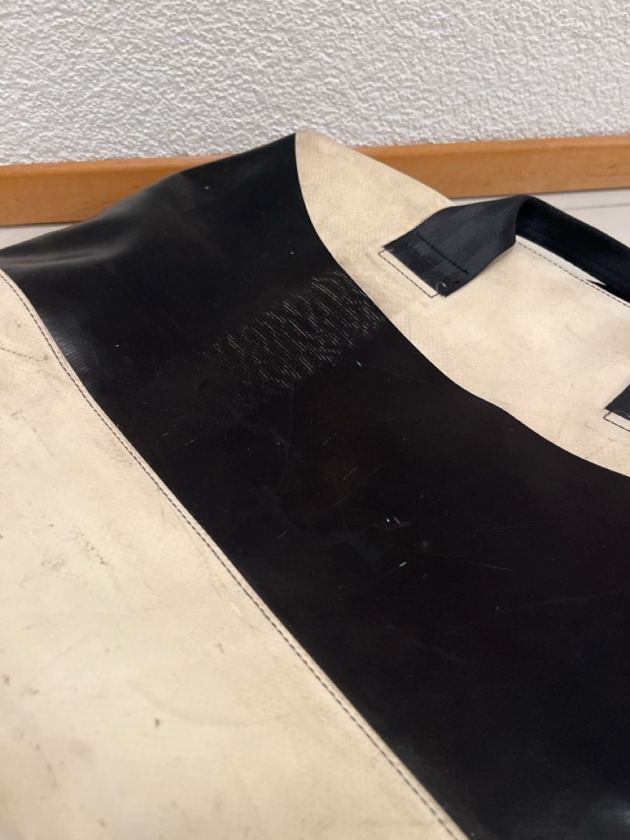 Freitag Borse da donna: Tasche Freitag Grigio M Schwarz gebraucht – Usato da Allschwil venduto da Manolictus 8