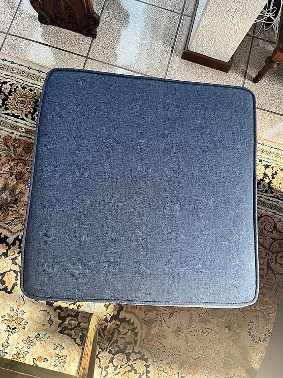 Sessel: 4 poltrone e 1 puffer – Gebraucht aus Breganzona von Renzanton 2
