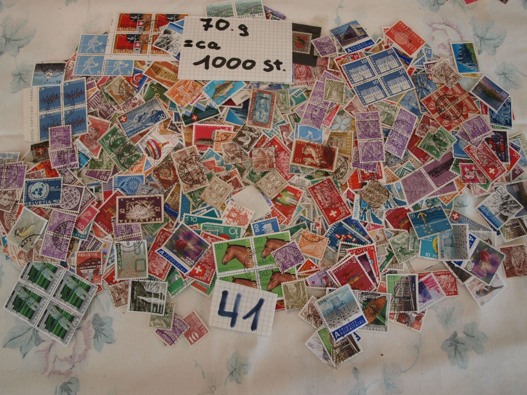 Tutti i francobolli: 1000 Schweizer Briefmarken über 70g Gebraucht siehe Bilder – Usato da Aarau venduto da Marcele0