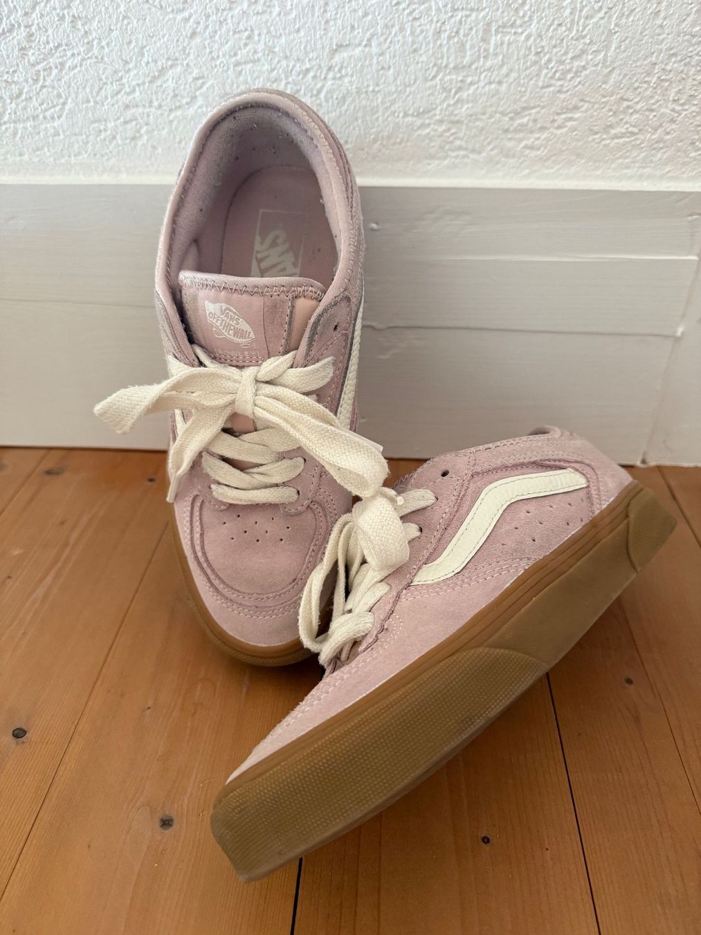 Vans Chaussures hommes: VANS Lederneakers Classic Gr. 38 rosa – D'occasion à Biel/Bienne par 0312tanja