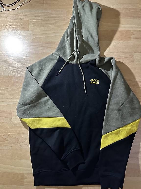 Jack & Jones Pullover & Sweatshirts: Pullover " Jack & Jones" grosse L – Gebraucht aus Hergiswil NW von Juliayy 1