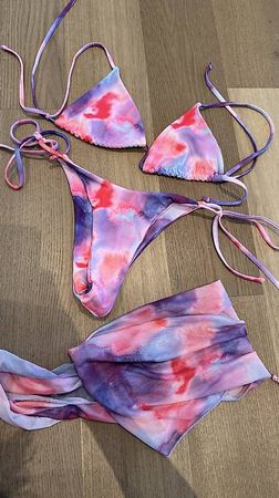 2 diverse Bikinis Gr. S (pink,violett,rot)