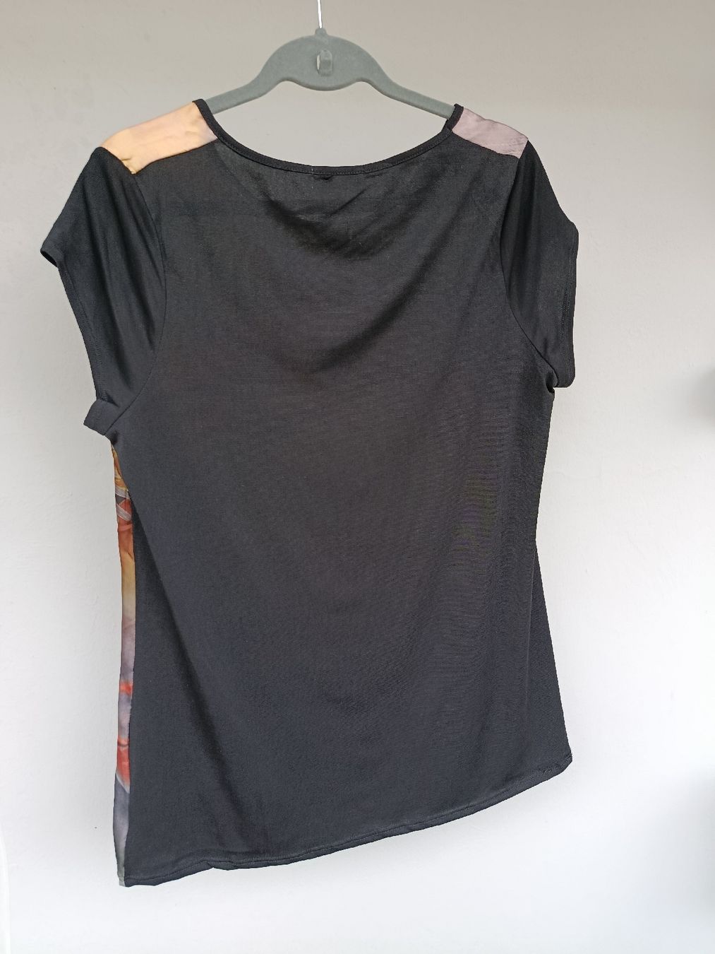 T-shirt: Longshirt 40/42 – Usato da Basel venduto da Clay66 1