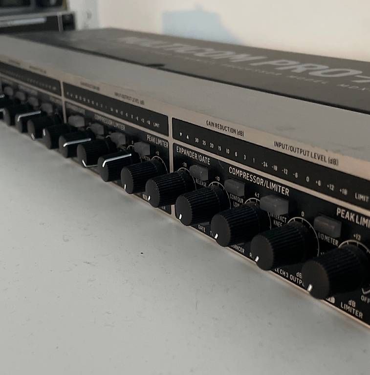 Strumenti musicali: Compressor Behringer 19 Zoll Rack – Usato da Hergiswil NW venduto da nei_b7z6 1