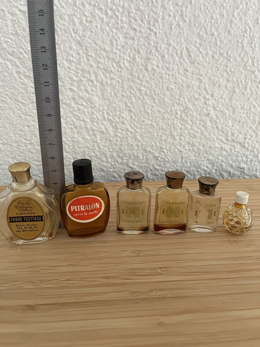 Parfum & Eau de Toilette: Parfumflaschen mini  – Gebraucht aus Lengnau AG von Schmitzli05 5