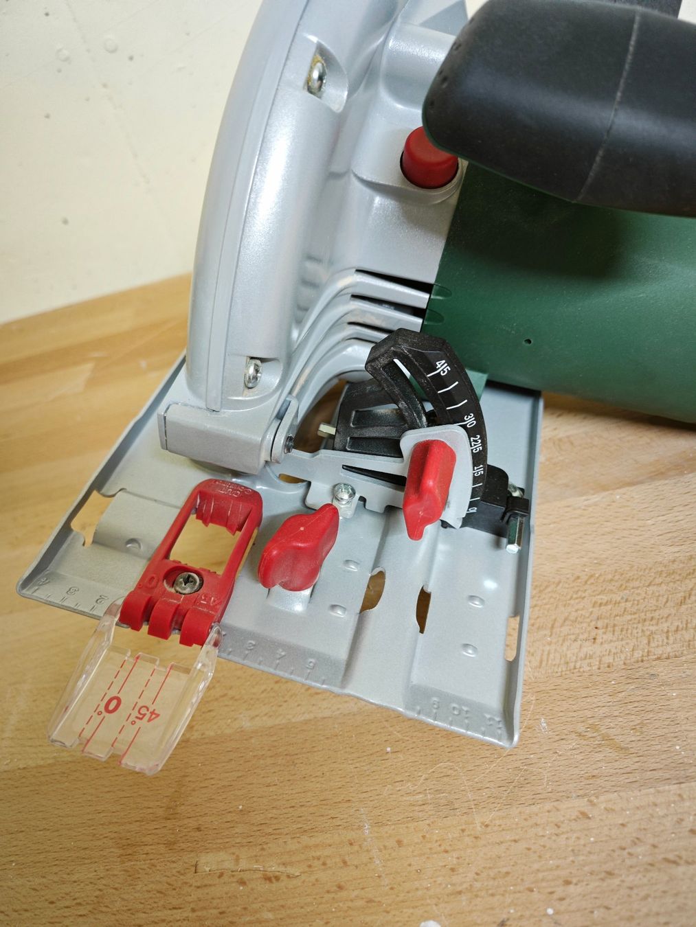 Bosch Sägen: Handkreissäge Bosch PKS 66 AF – Gebraucht aus Hindelbank von  3