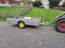 Aluanhänger mit Fahrzeugausweis Gesamtgewicht 2 Tonnen