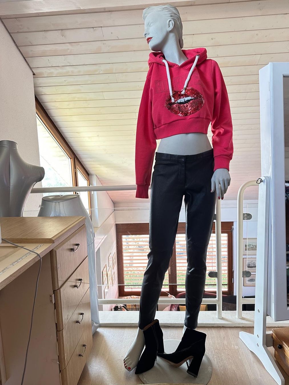 Theory Pantaloni: Schöne Lederhose von "theory" – Usato da Neuhausen venduto da Lechasseur