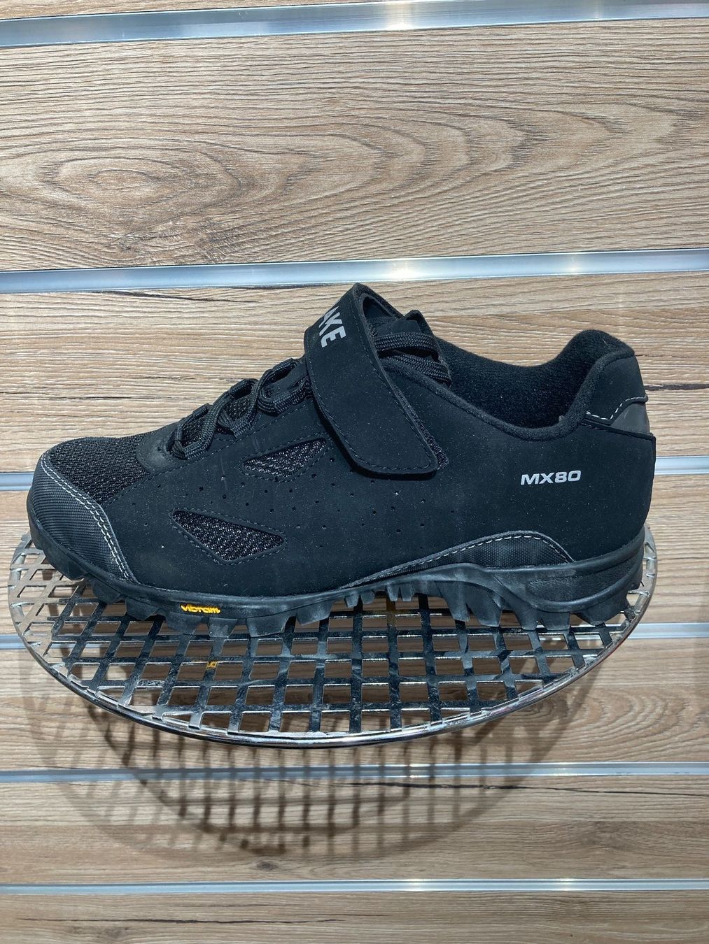 Herrenschuhe: Lake MX80 Black/Silver Gr.40 – Neu (gemäss Beschreibung) aus Lauterbrunnen von Imboden-Bike