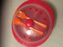 Lunchbox mit Besteck und Saugnapf