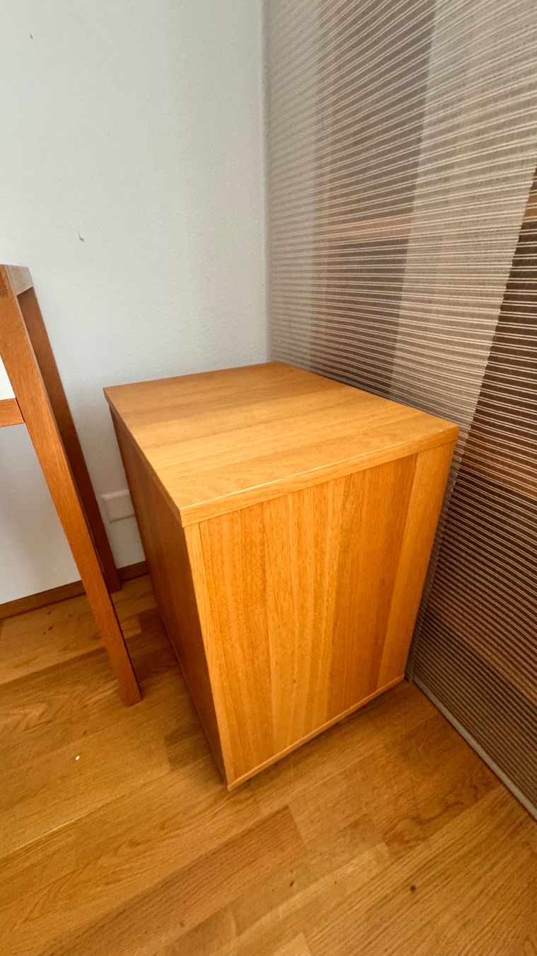 Ikea Eléments de bureau: IKEA Rollcontainer Buchenholz mit Schubladen / Hängeregister – D'occasion à Baar par 001loulou 4