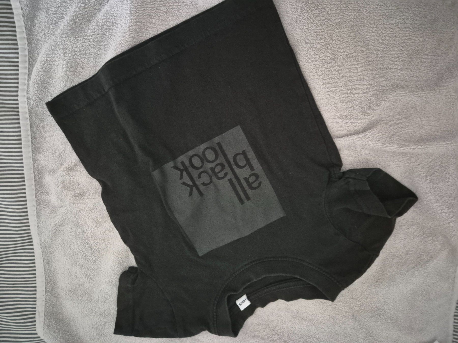 Hemden, Tops & T-Shirts: Shirt 6-12 Monate – Gebraucht aus Leuggern von MonaM90