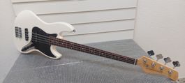 Marcus Miller V3-4 Antique White , E-Bass aktiv/passiv