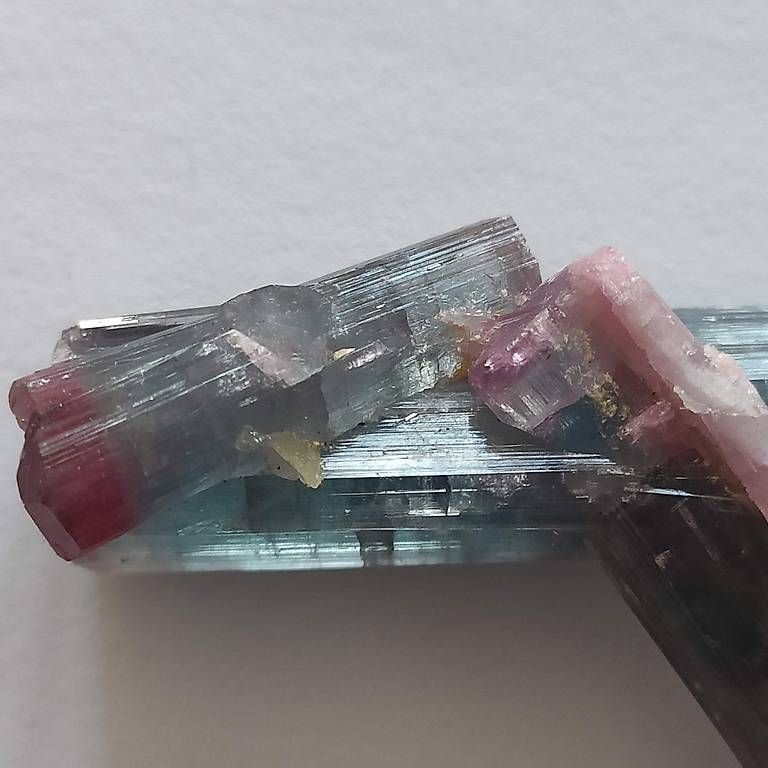 Minerali & Pietre curative: Turmalin Elbait Brasilien 100 ct – Usato da Arnegg venduto da Philips3 4