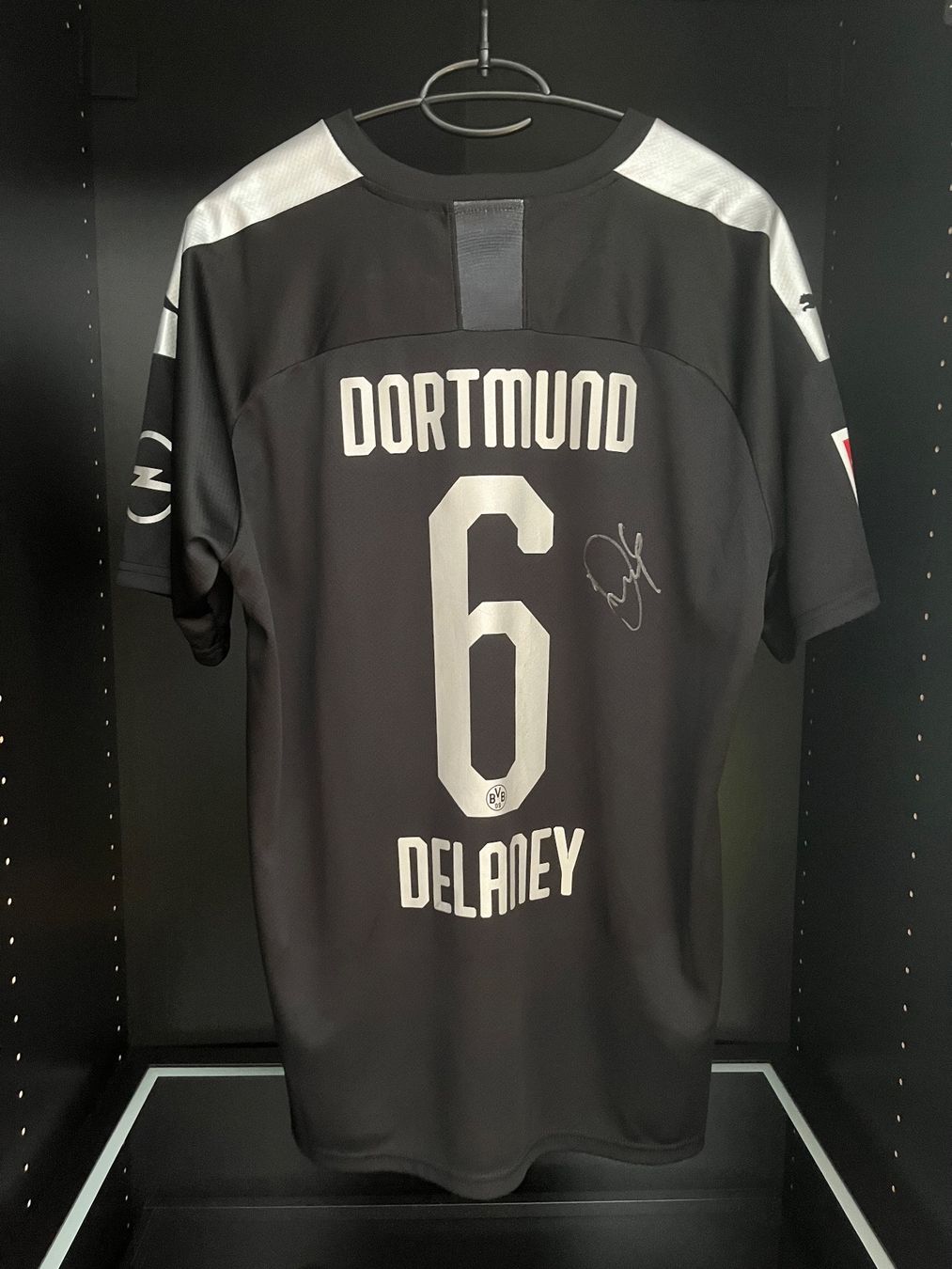 Puma Leibchen & Hosen: Borussia Dortmund Trikot / Thomas Delaney / Signed – Neu (gemäss Beschreibung) aus Näfels von dom_9p7f 1